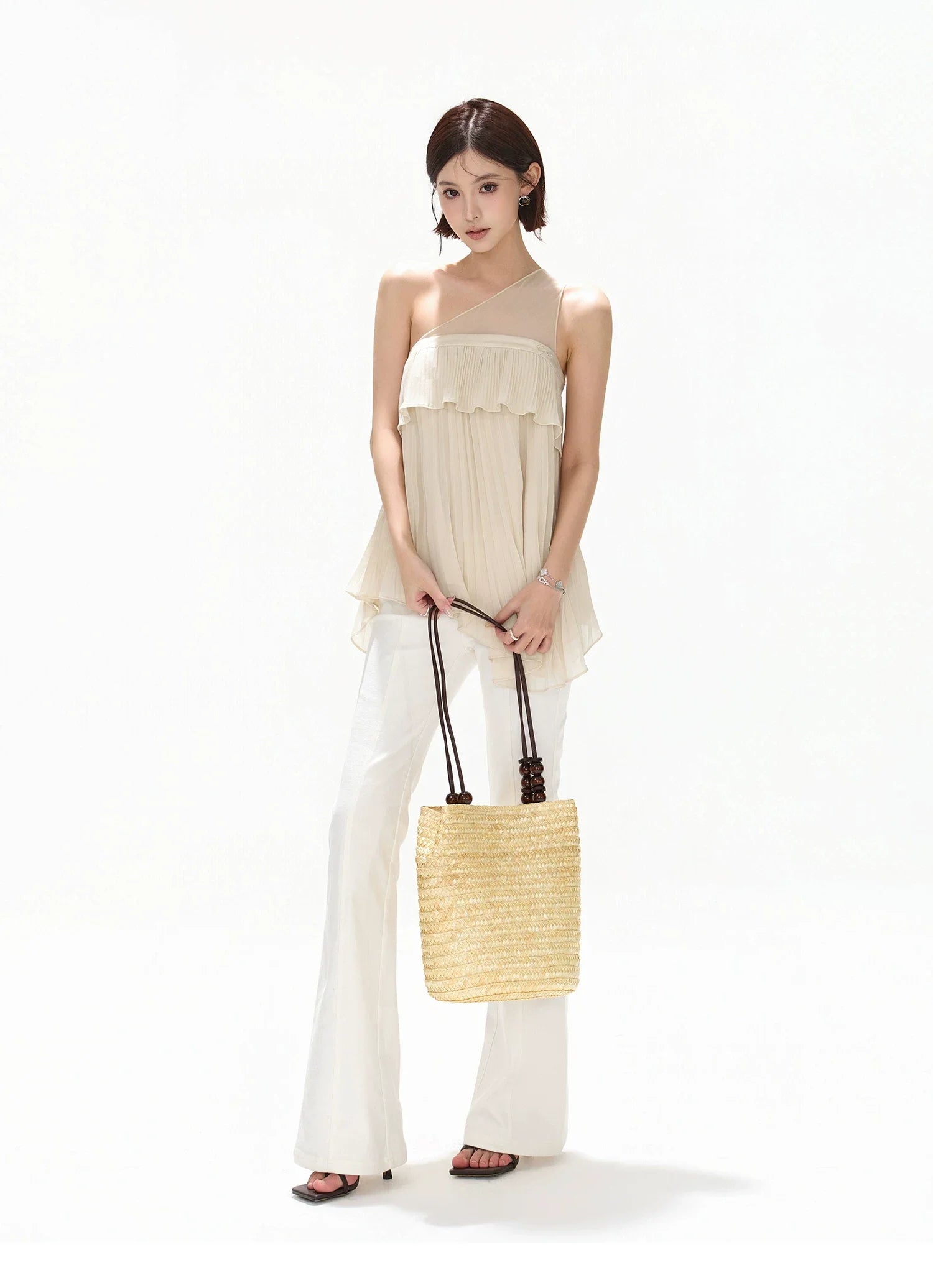 Versatile Queen Low-Rise Flared Trousers