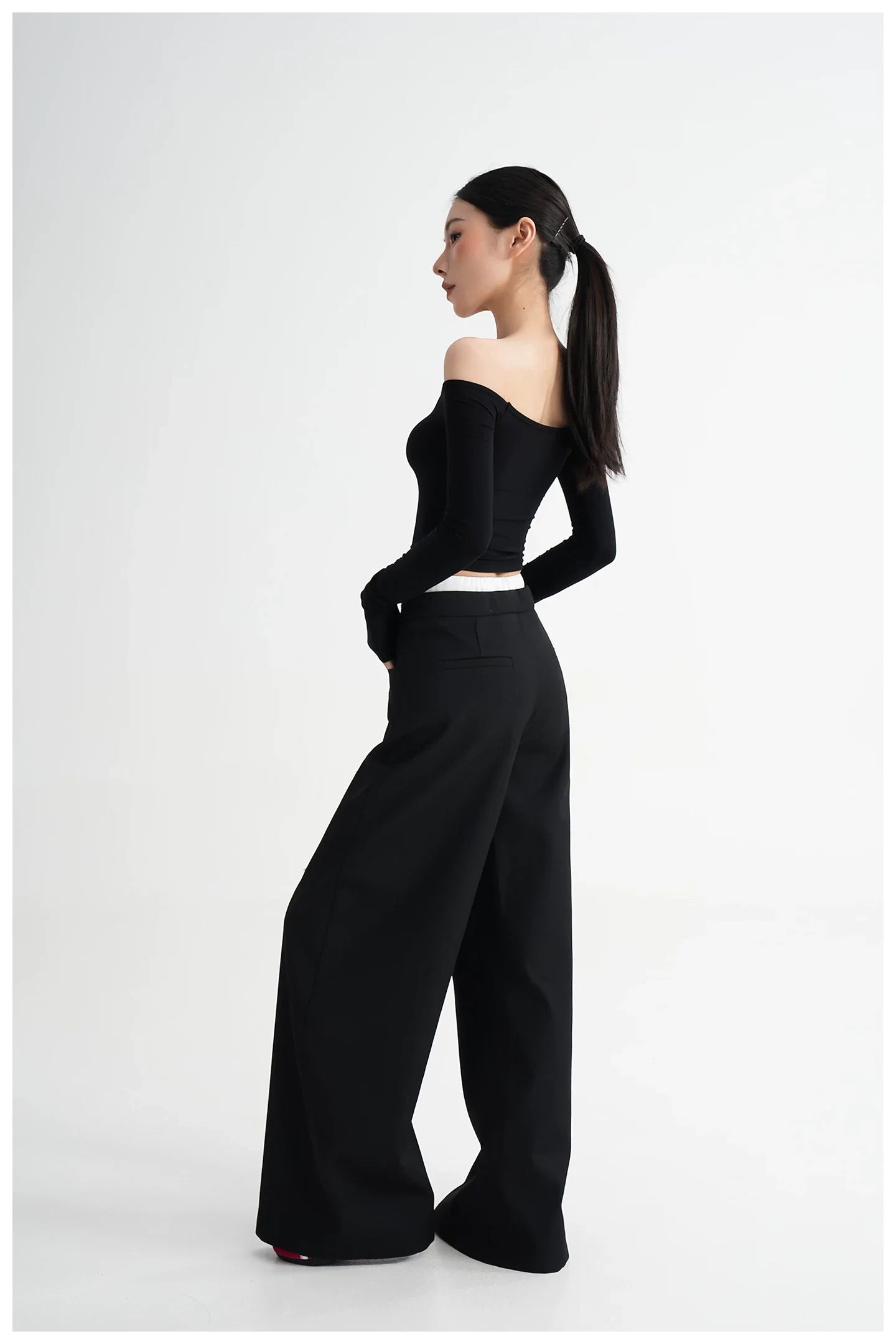 Off-Shoulder Cropped Fitted Long Sleeve T-Shirt